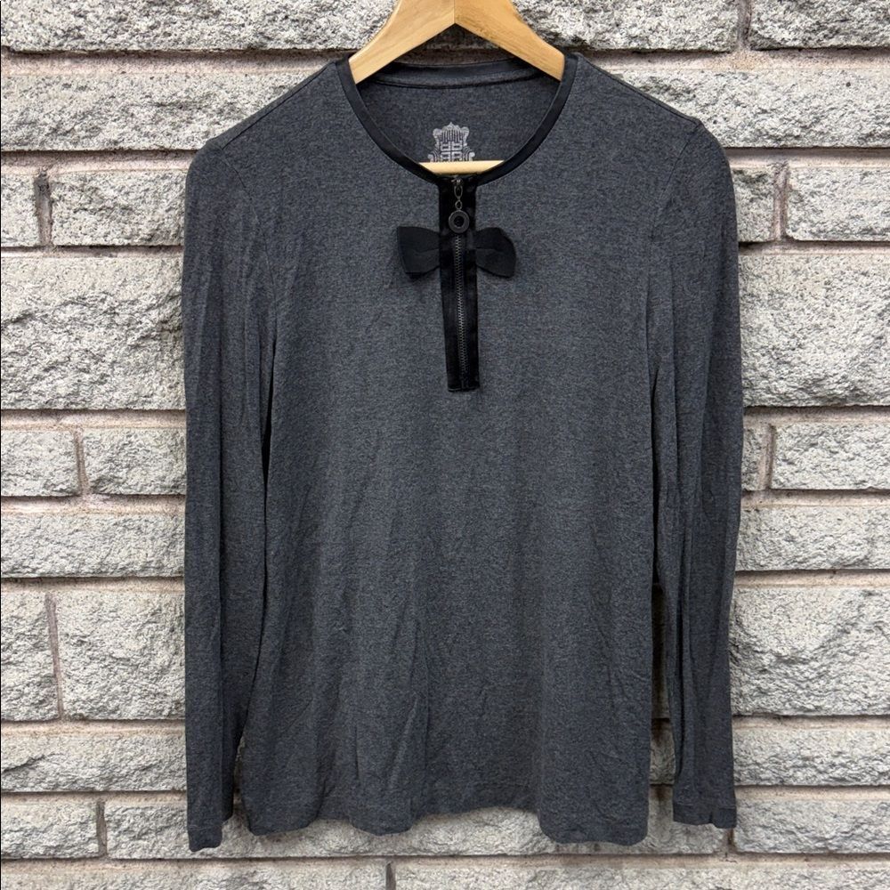 RIANI Gray Topβwith Black Zipper and Bow Accent